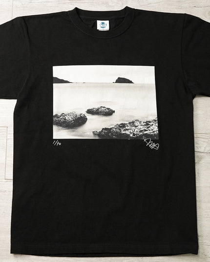 限定25着 越谷喜隆 受注生産Tシャツ Landscape with View of Rocks and Islands