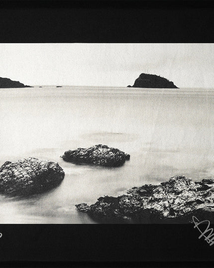 限定25着 越谷喜隆 受注生産Tシャツ Landscape with View of Rocks and Islands