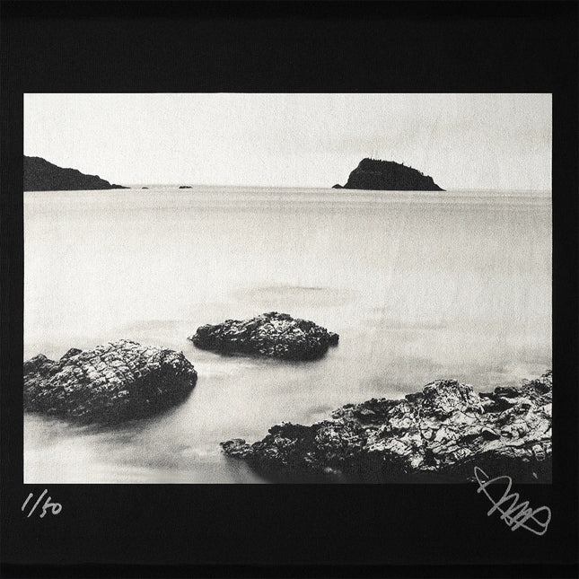 限定25着 越谷喜隆 受注生産Tシャツ Landscape with View of Rocks and Islands
