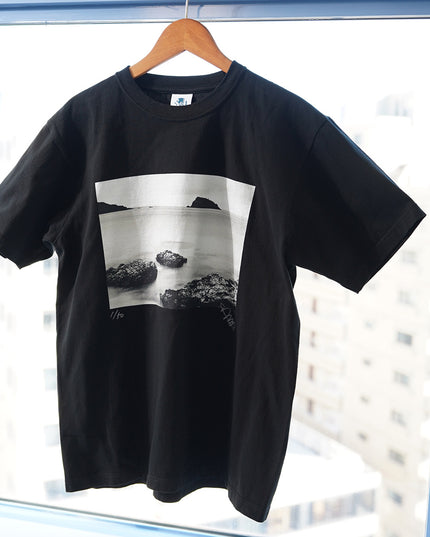 限定25着 越谷喜隆 受注生産Tシャツ Landscape with View of Rocks and Islands