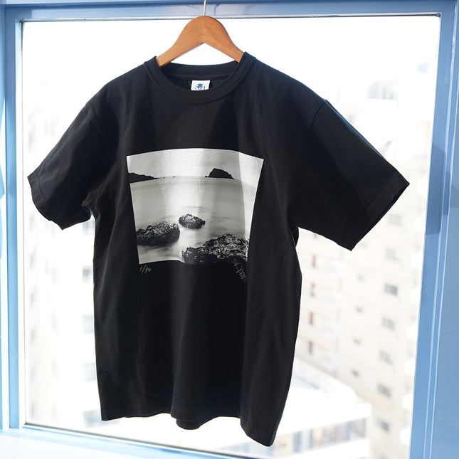 限定25着 越谷喜隆 受注生産Tシャツ Landscape with View of Rocks and Islands