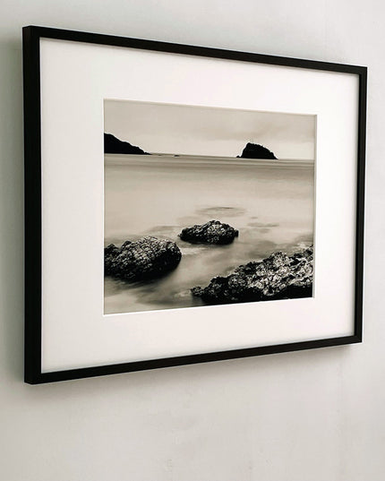 限定15点 越谷喜隆 受注生産額縁付オリジナルプリント Landscape with View of Rocks and Islands