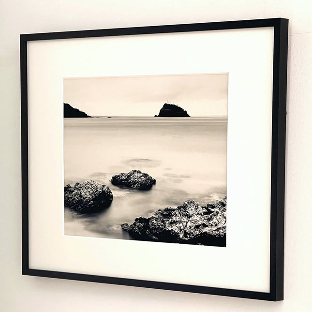 限定15点 越谷喜隆 受注生産額縁付オリジナルプリント Landscape with View of Rocks and Islands